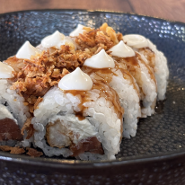 Garnéla-lazac kifordított sushi