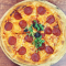7. Paprikás szalámis pizza