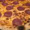 Szalámis pizza