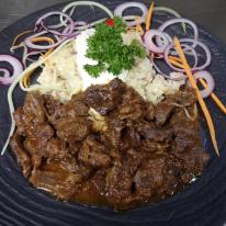 Marhapörkölt