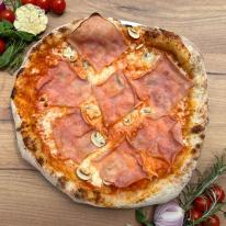 7. Prosciutto e funghi pizza