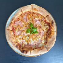 Hawaii pizza grillezett ananásszal